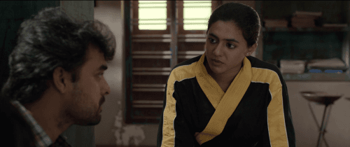 Minnal Murali (2021) UNCUT 1080p | 720p | 480p WEB-HDRip [Hindi ORG (DD 5.1) + Malayalam]